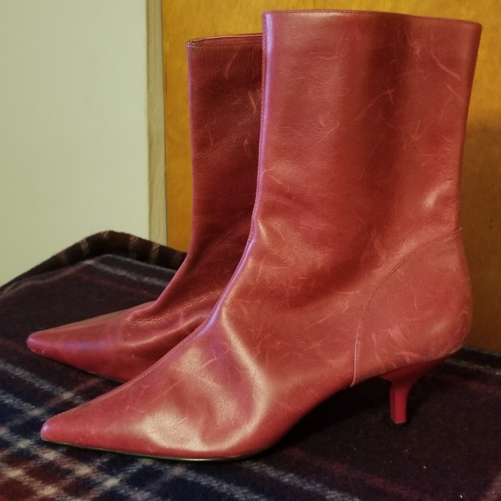 Liz Claiborne boots, color: raspberry, size: 9